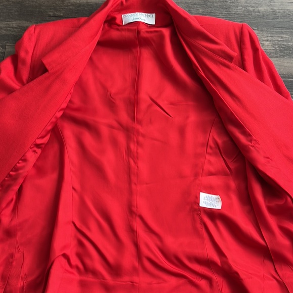 Neiman Marcus | Red Skirt Set | 8 - Picture 10 of 17